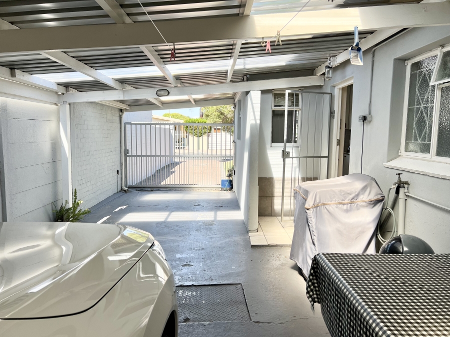 4 Bedroom Property for Sale in Richmond Estate Western Cape